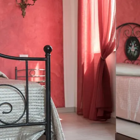 C'era Volta Queen Apartment